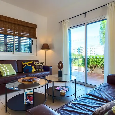 Villa Walk To The Beach - - 4 Bedroom With Pool
