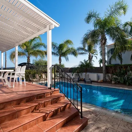 别墅 Walk To The Beach - - 4 Bedroom With Pool *