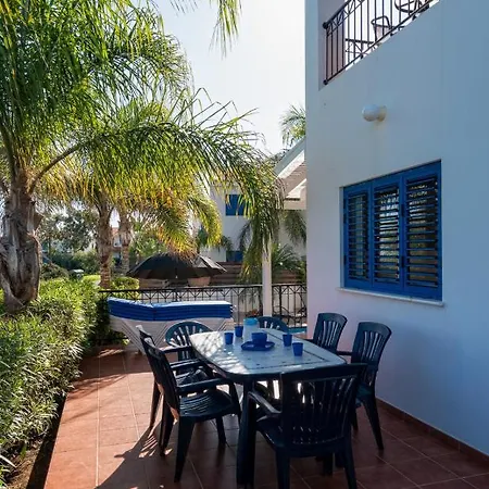 Walk To The Beach - - 4 Bedroom With Pool 别墅 *