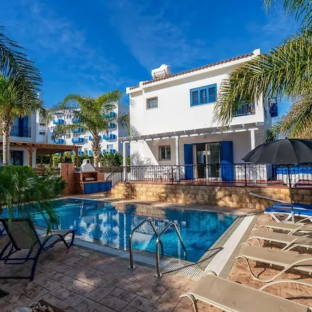 Willa Walk To The Beach - - 4 Bedroom With Pool *