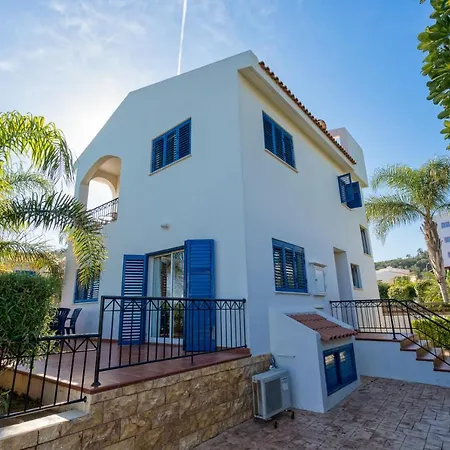 Walk To The Beach - - 4 Bedroom With Pool Villa